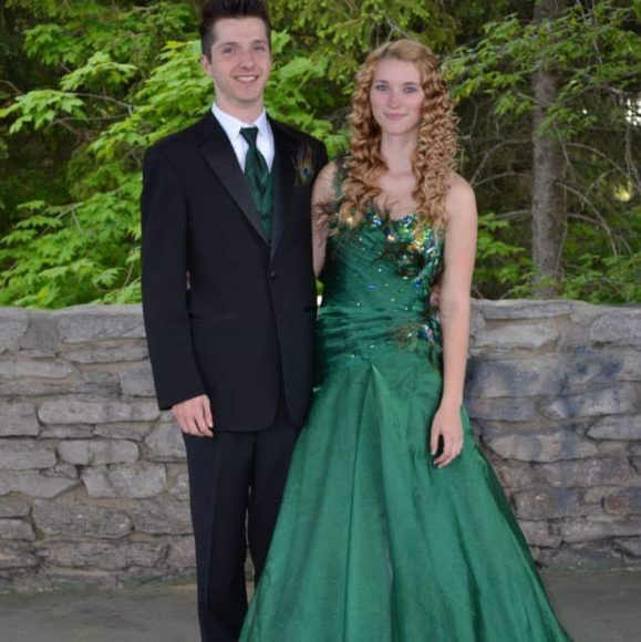 Peacock ball gown - Picture 3 of 3